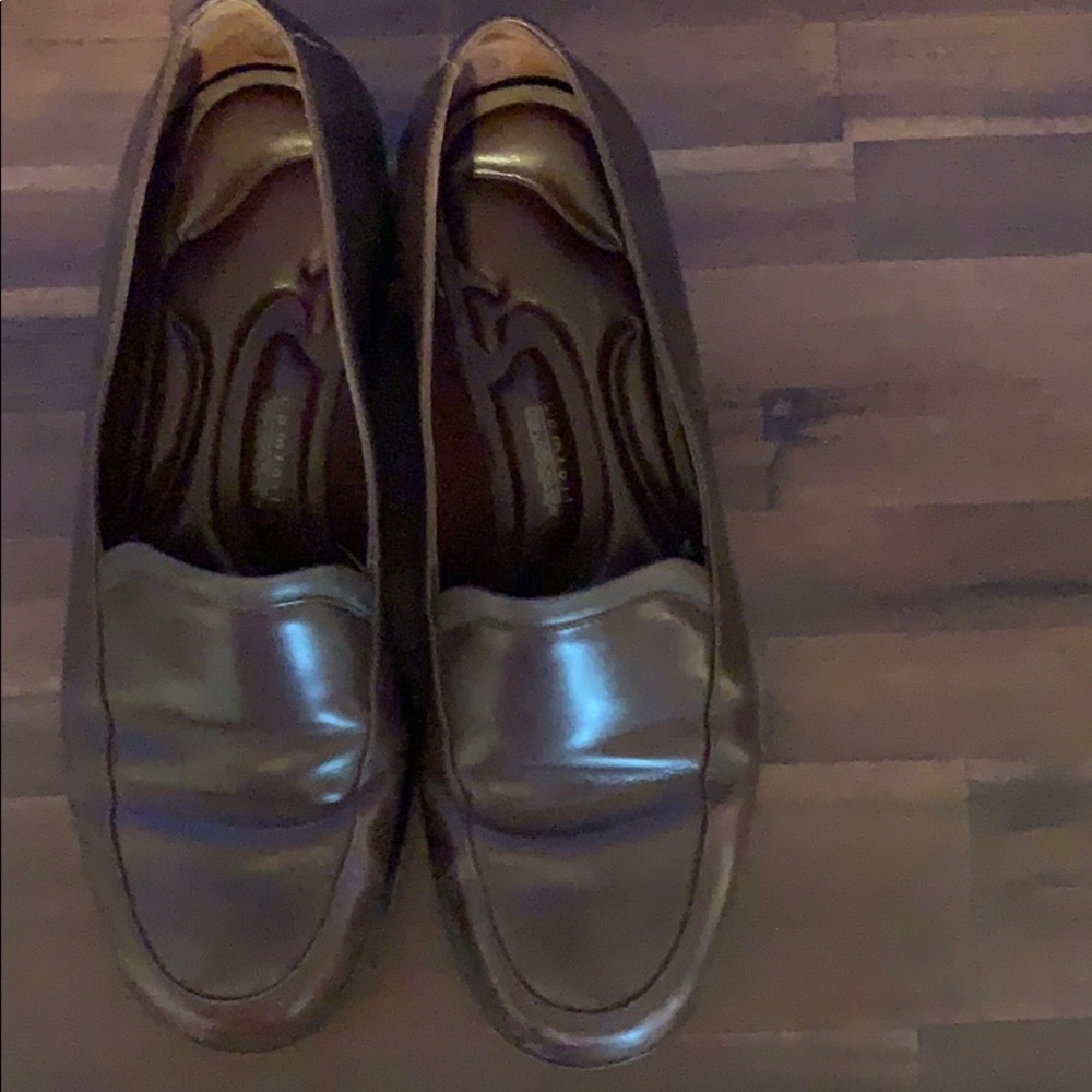 Dress shoes